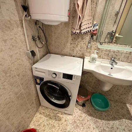 Avalon, C102 アパート *