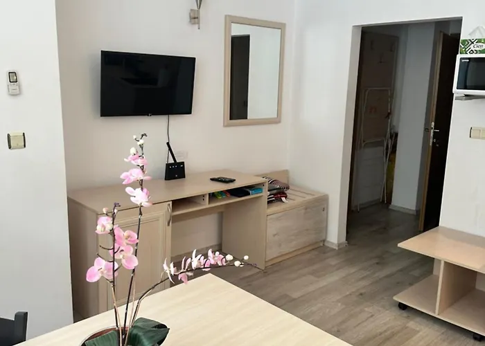 Avalon, C102 Apartment